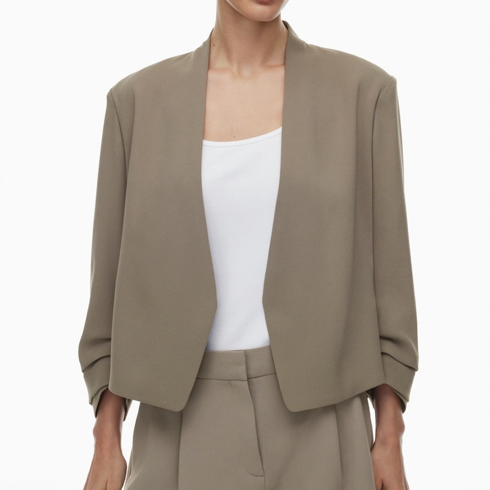 Aritzia grey dusty pink blazer